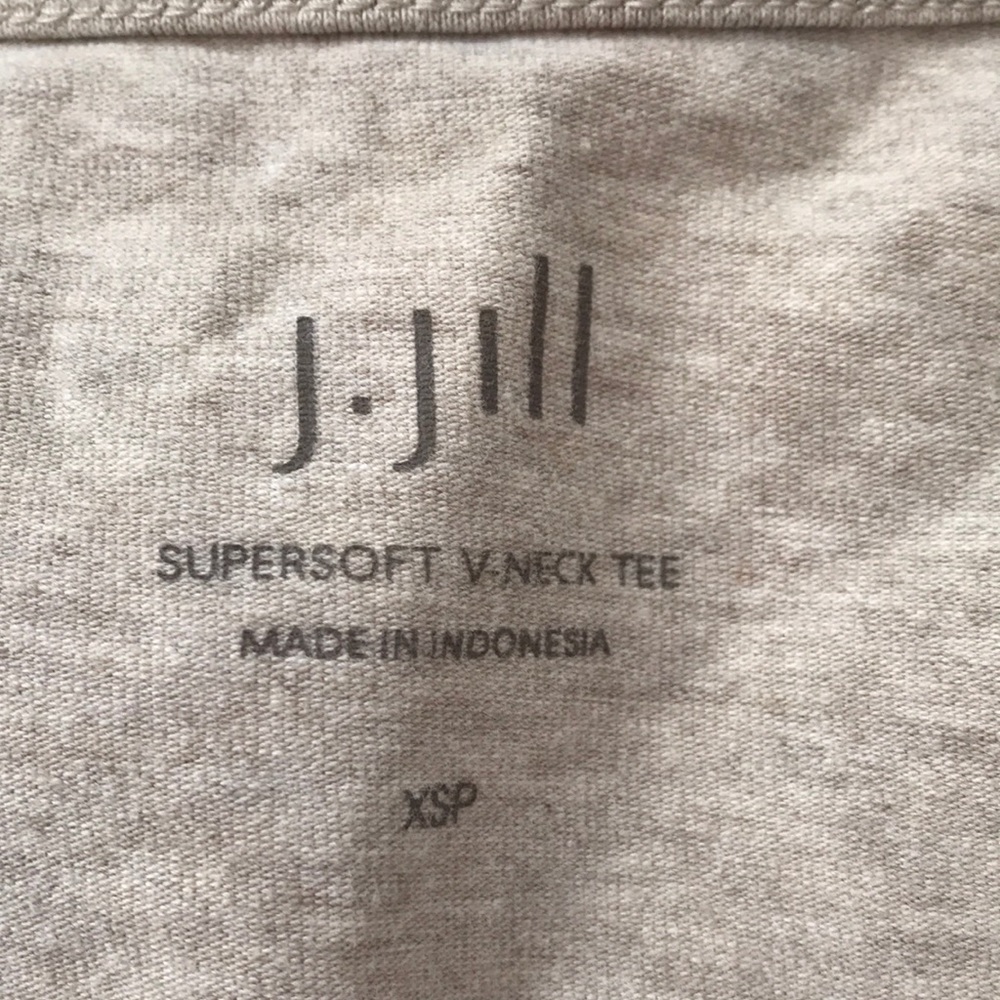 J. Jill heathered cream v-neck stretchy fitted top - Picture 7 of 8